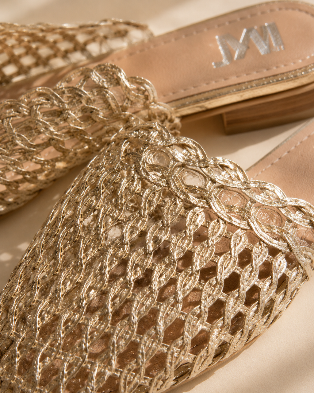 Mules Tressées Élégance – Silver, Gold & Noir