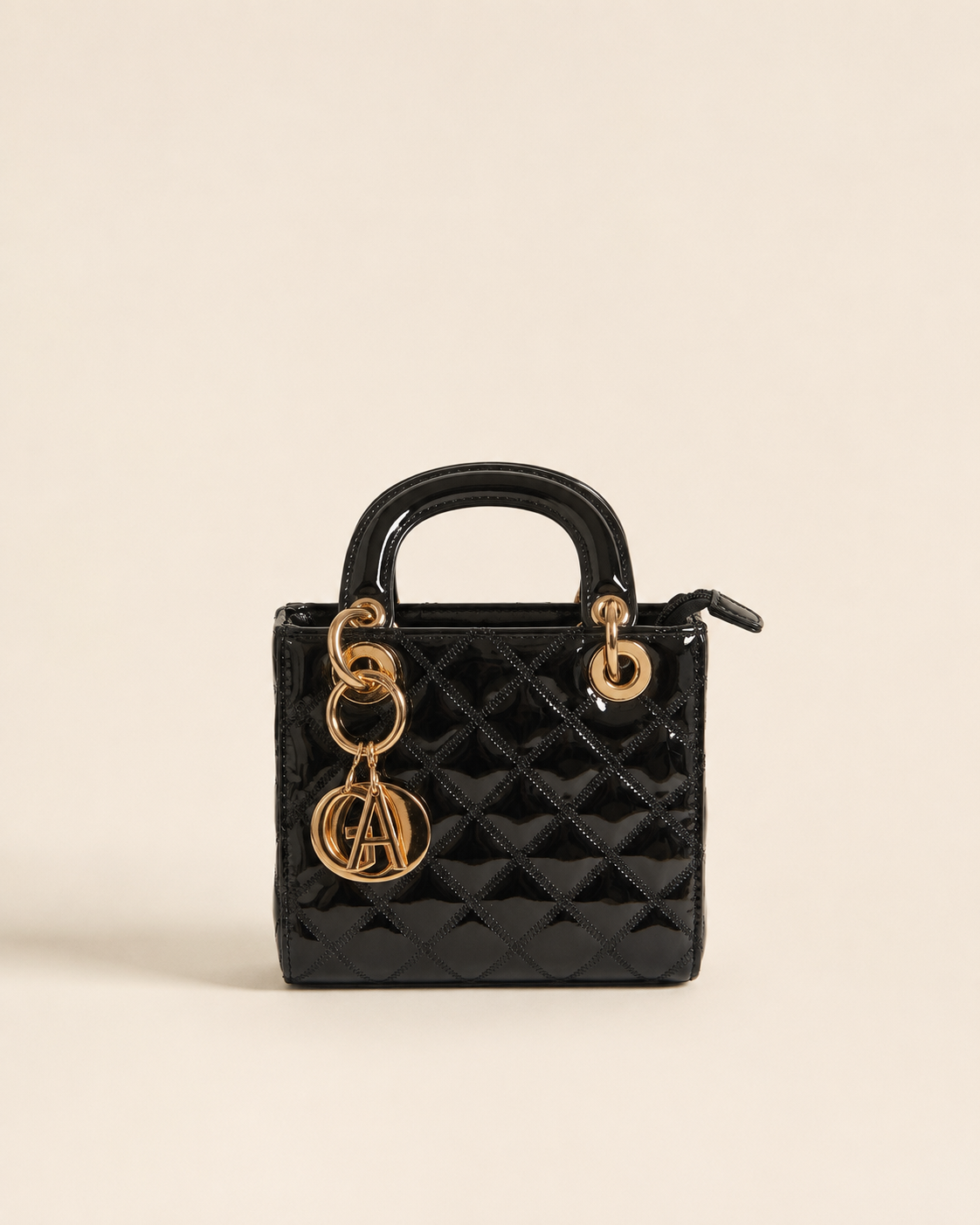 Sac Mini Verni Matelassé Noir – Élégance Intemporelle