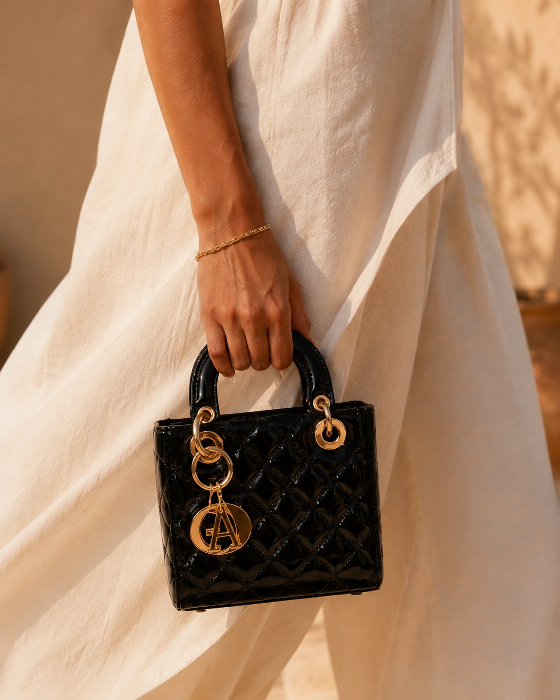 Sac Mini Verni Matelassé Noir – Élégance Intemporelle