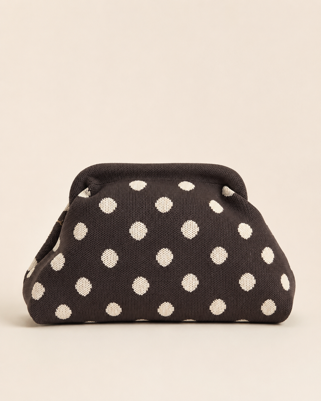 Pochette Maille à Pois – L’élégance intemporelle