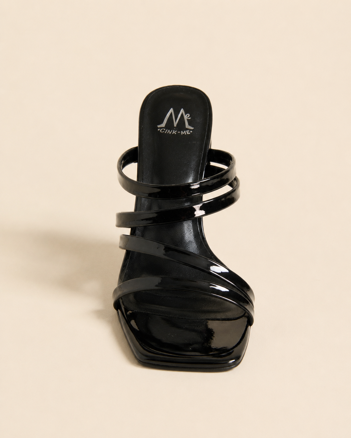 Sandales à talon vernies noires – Élégance Minimaliste