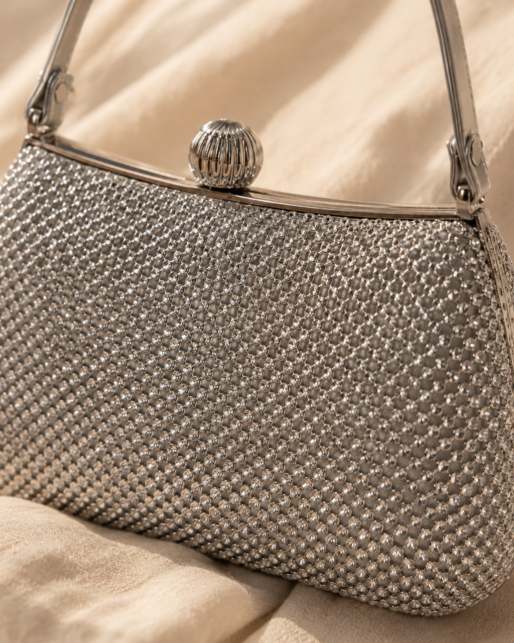 Sac de soirée strass argent – Élégance scintillante